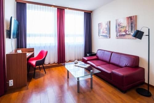 Deluxe Family Room