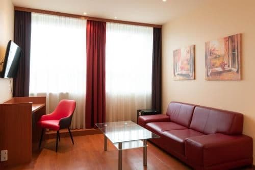Deluxe Family Room