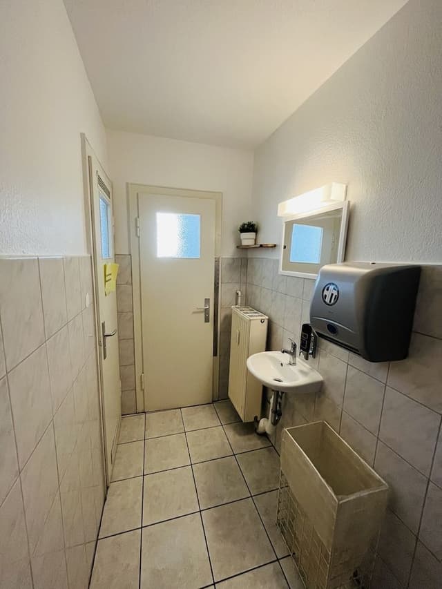 Single Room, Shared Bathroom
