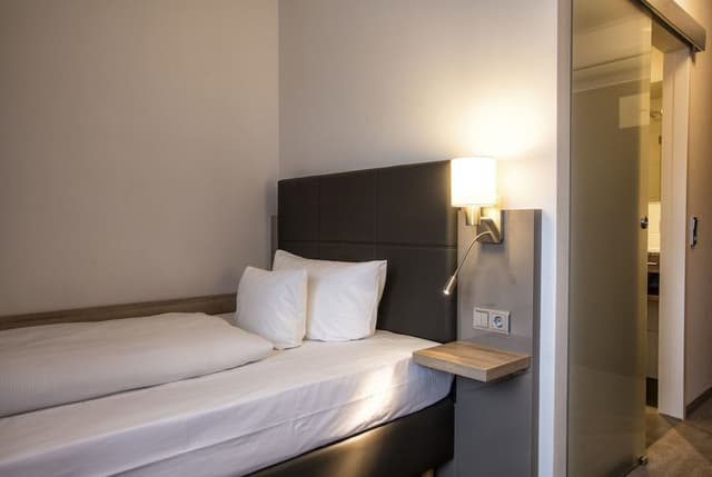 Business Single Room