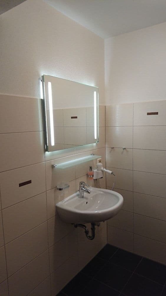 Triple Room, Multiple Beds