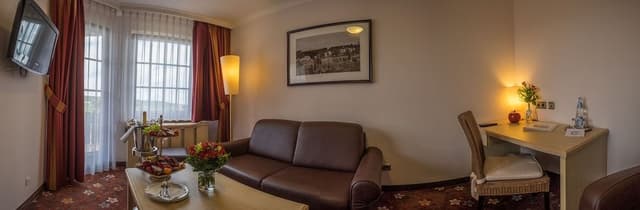 Family Room (2 Adults + 2 Children)