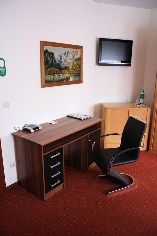 Standard Double or Twin Room (free public transport ticket)