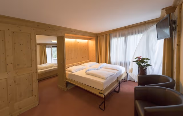 Family Room, 2 Bedrooms, Mountain View