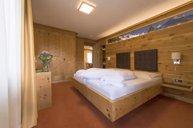 Family Room, 2 Bedrooms, Mountain View