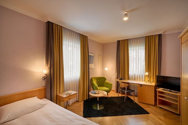 Economy Room