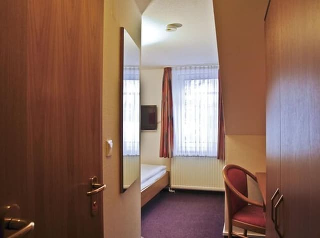 Economy Single Room
