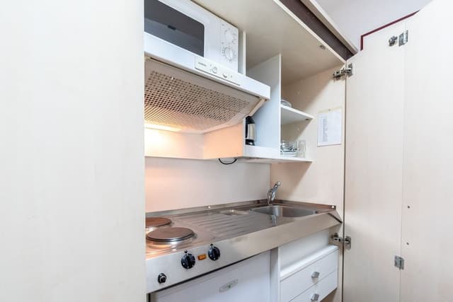 Apartment, Kitchenette