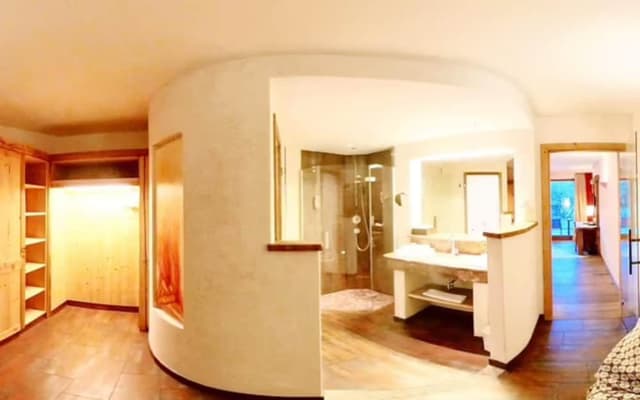 Family Room, 2 Bedrooms, Balcony, Mountain View (Cozy Sitting Corner)