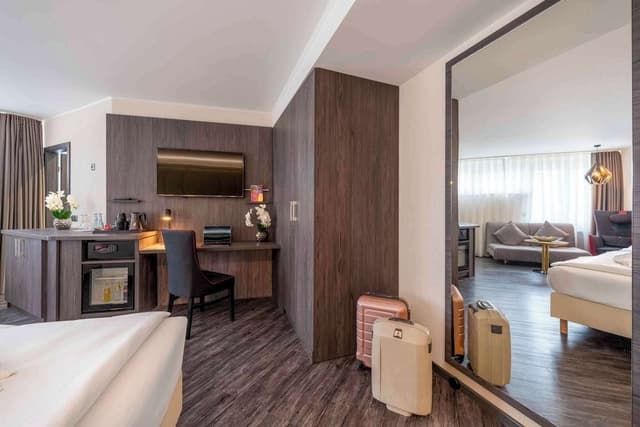 Premium Room, 3 Twin Beds (Cozy Sitting Corner)