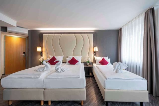 Premium Room, 3 Twin Beds (Cozy Sitting Corner)