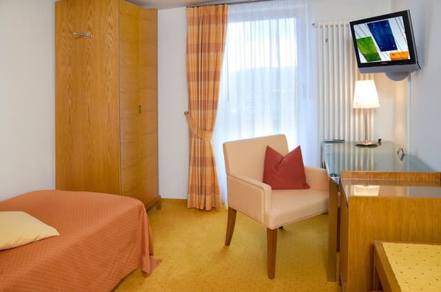 Single Room, Balcony
