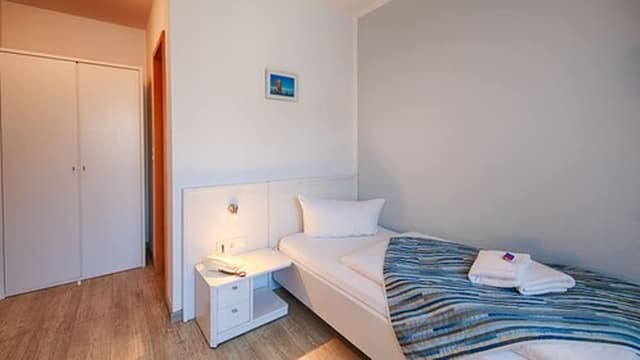 Classic Single Room, 1 Large Twin Bed