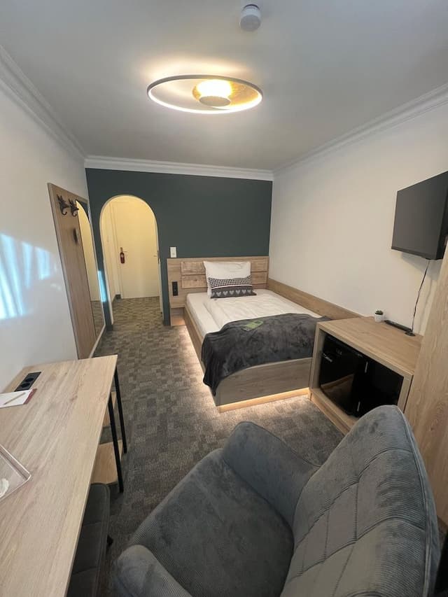 Comfort Single Room, Balcony, Garden View