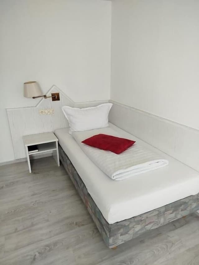Basic Double or Twin Room, Non Smoking