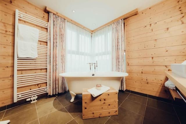 Sunny Suite