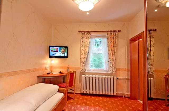 Economy Single Room