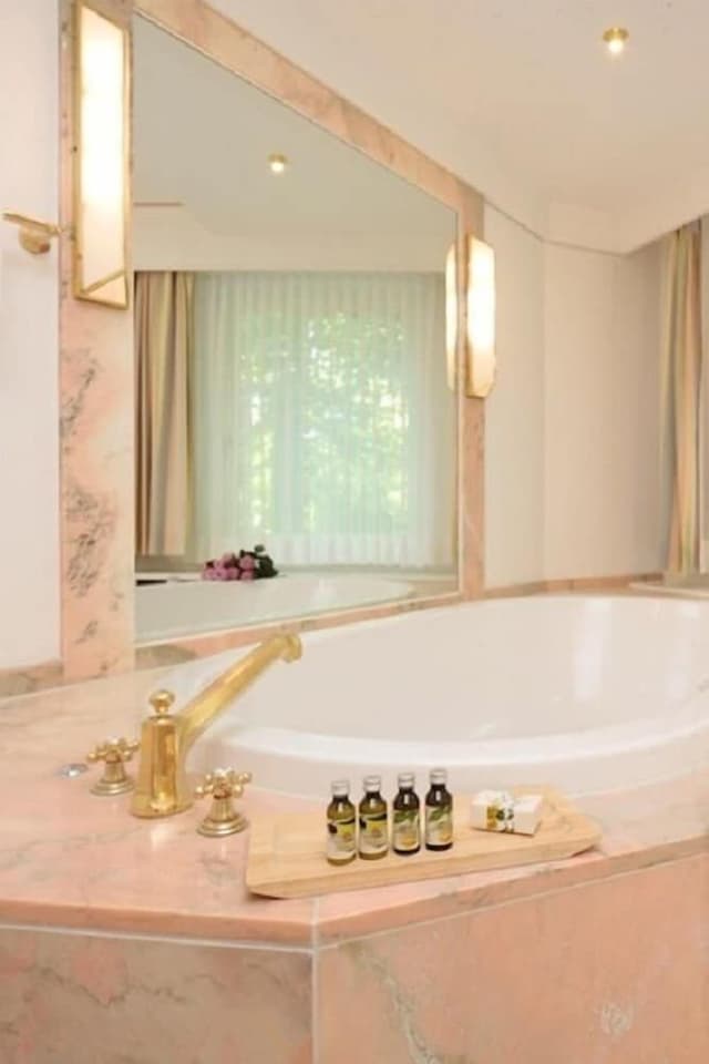 Luxury Suite, 1 Bedroom, Non Smoking, Hot Tub