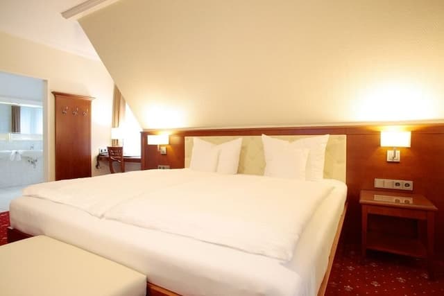 Classic Double or Twin Room, Non Smoking, Private Bathroom