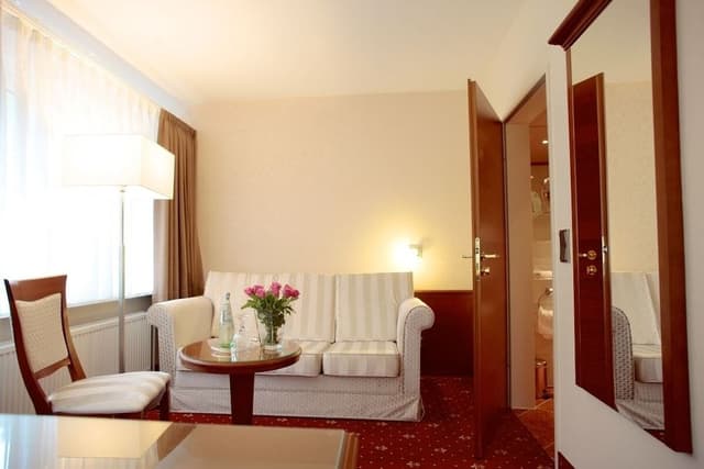 Classic Double or Twin Room, Non Smoking, Private Bathroom