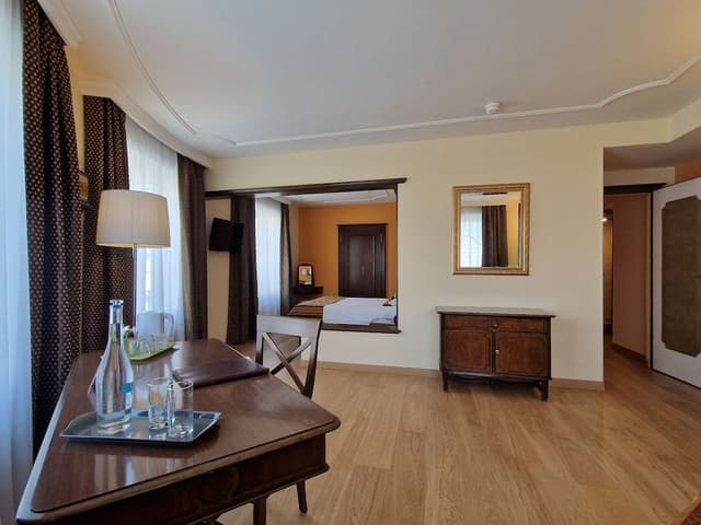 Junior Suite, 1 Queen Bed
