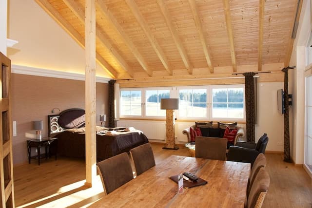 Deluxe Suite, 1 King Bed, Bathtub, Mountain View
