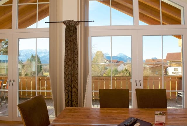 Deluxe Suite, 1 King Bed, Bathtub, Mountain View
