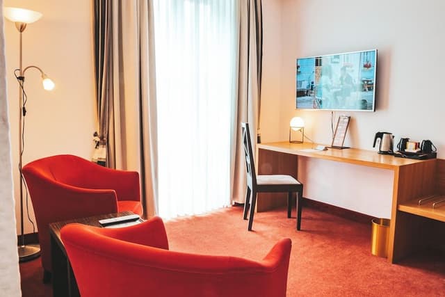 Junior Suite, Non Smoking, Garden View