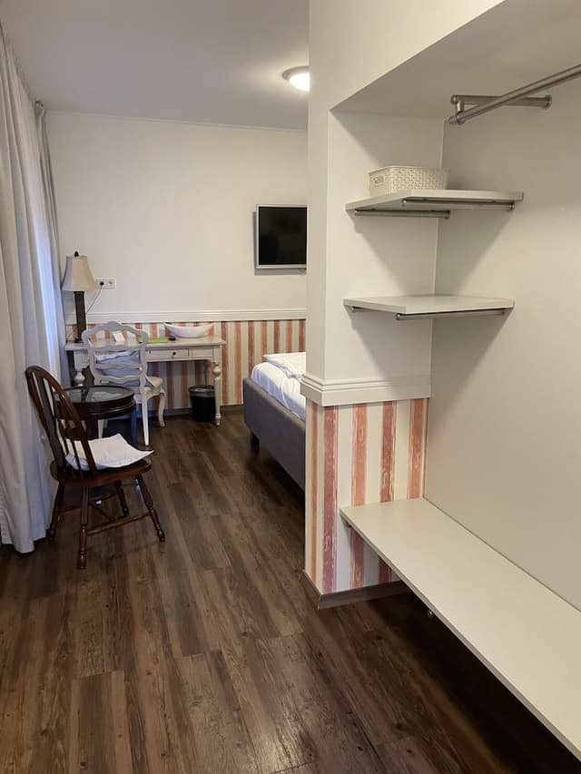 Superior Single Room, Private Bathroom (Schlafgut)