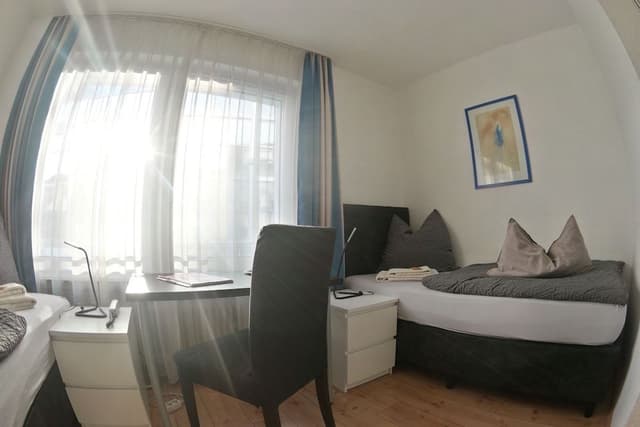 Standard Twin Room, Private Bathroom (Zweibettzimmer Standard)