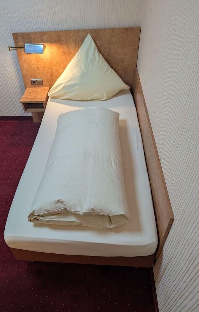 Classic Single Room