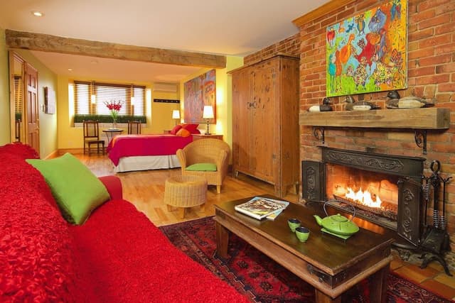 Family Suite, Multiple Beds, Jetted Tub and Fireplace