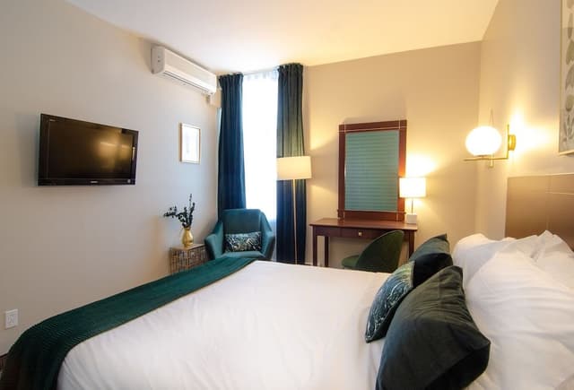 Elite Room, 1 Queen Bed
