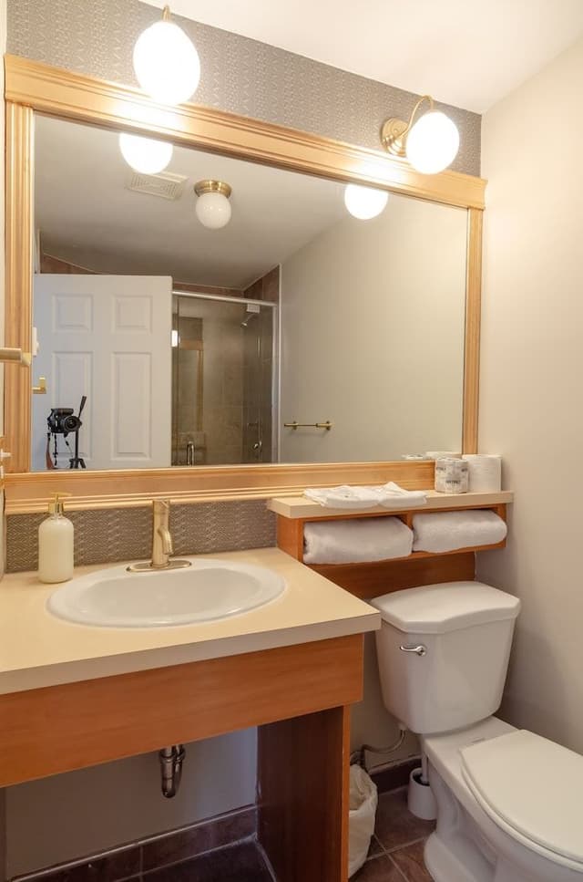 Deluxe Room, Jetted Tub