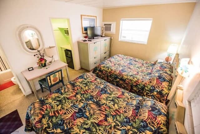 Deluxe Double Room, 2 Queen Beds, Bathtub