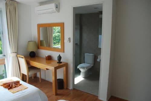 One-Bedroom Duplex with Garden View