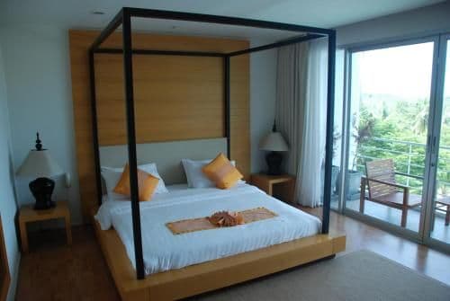 One-Bedroom Duplex with Garden View