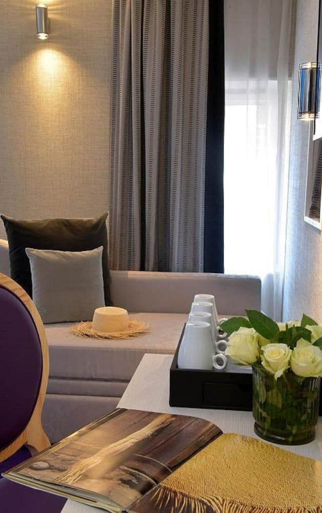 Room (Prestige)