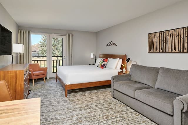 Deluxe Room, 1 King Bed with Sofa bed, Kitchenette
