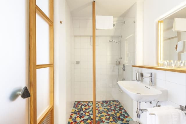 Standard Double Room (Theresa)