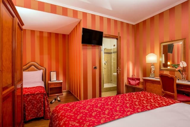 Triple Room