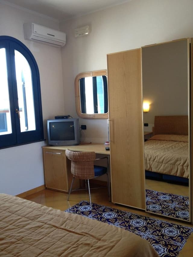 Classic Triple Room