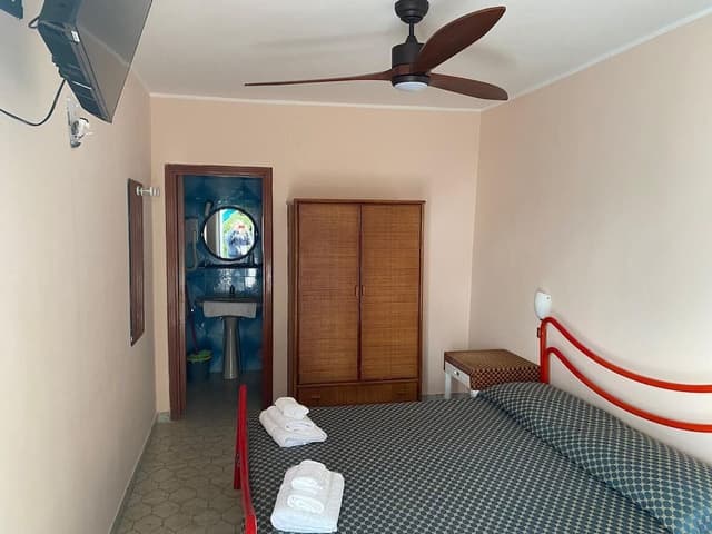 Economy Room