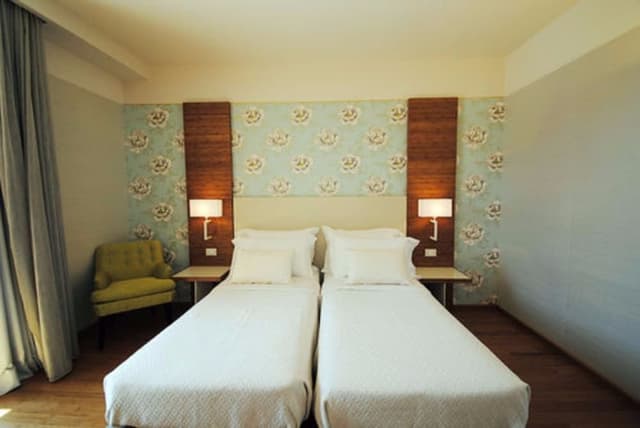Junior Suite, Balcony, Partial Lake View