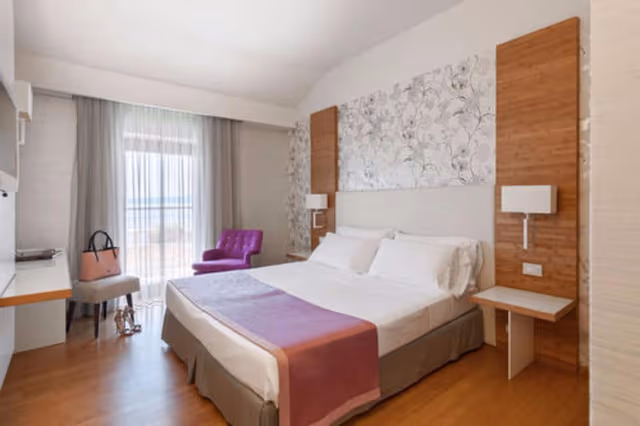 Junior Suite, Balcony, Partial Lake View