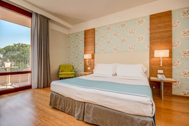 Junior Suite, Balcony, Partial Lake View