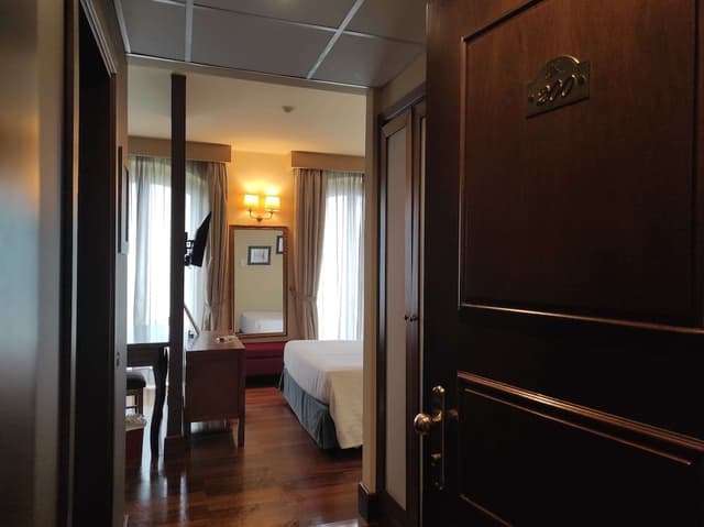 Junior Suite, Jetted Tub