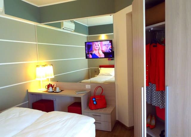 Twin Room, Pool View