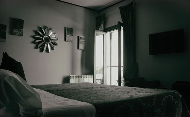Deluxe Double Room, Canal View, Corner