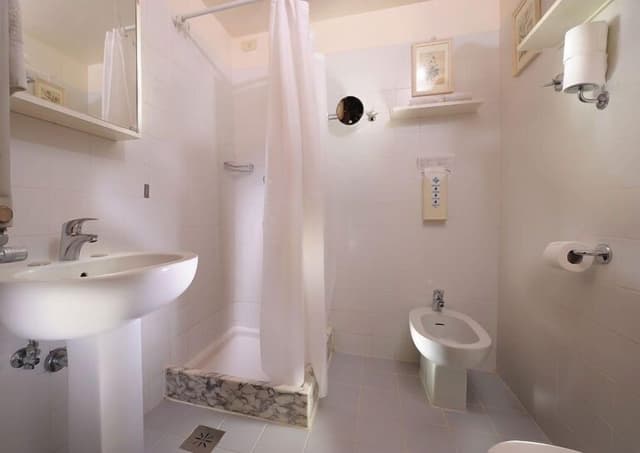 Deluxe Double Room, Canal View, Corner